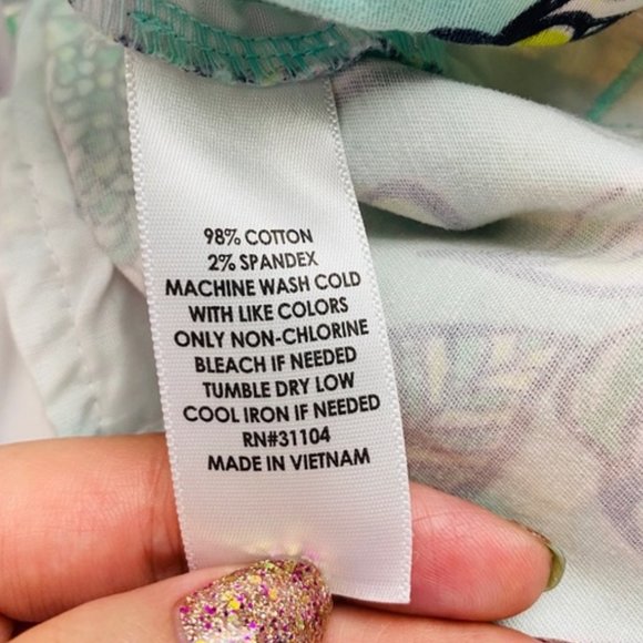 🔥SOLD🔥 Crown & Ivy Caroline Floral Print Shorts - Picture 4 of 4